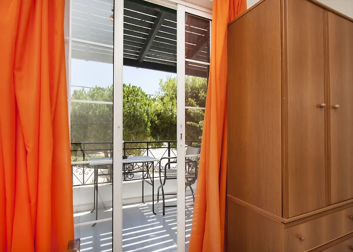 Paul's Perissa (Santorini)