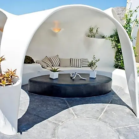 Paul's Perissa (Santorini)