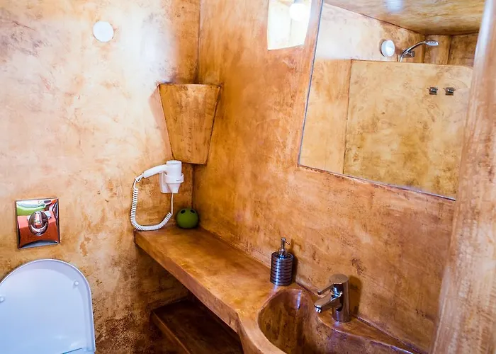 Paul's Ξενοδοχείο 2*