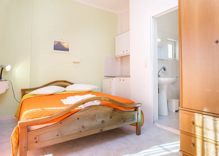 Paul's Περίσσα